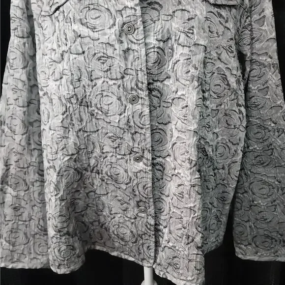 NWOT! CHICO'S! GRAY & SILVER ROSETTE PATTERN TAPESTRY STYLE JACKET, TOP! SZ 14 - Picture 5 of 10